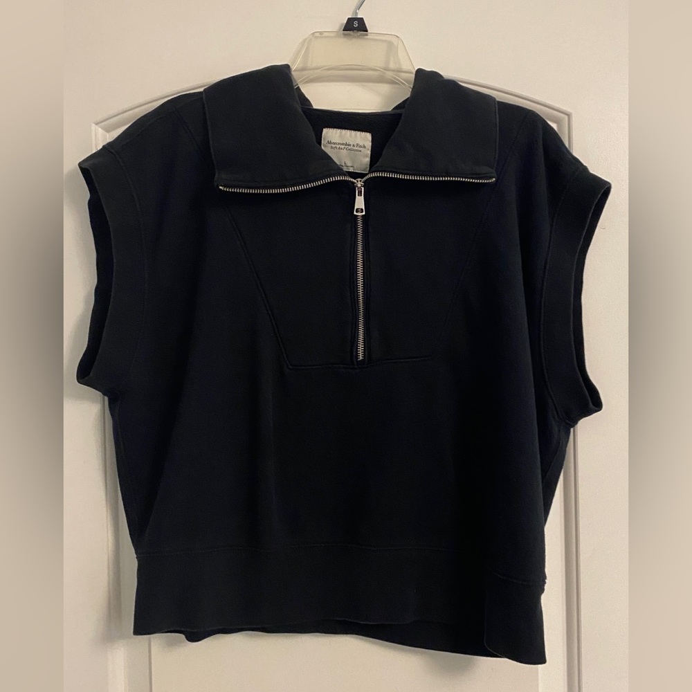 A&F 1/4 zip vest